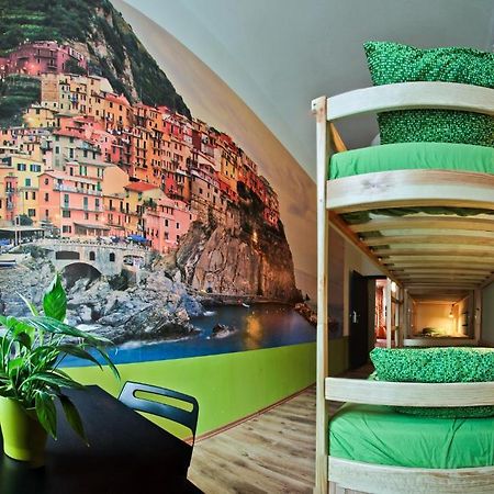 Poco Loco Hostel Poznan Bagian luar foto