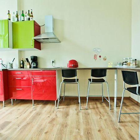 Poco Loco Hostel Poznan Bagian luar foto