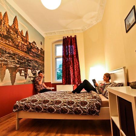 Poco Loco Hostel Poznan Bagian luar foto
