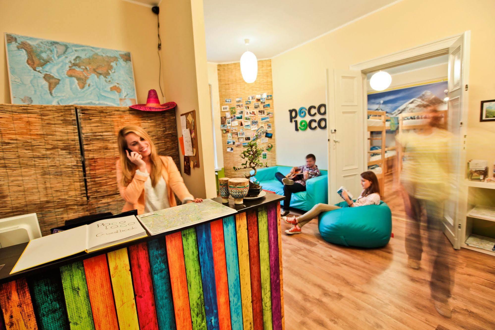 Poco Loco Hostel Poznan Bagian luar foto
