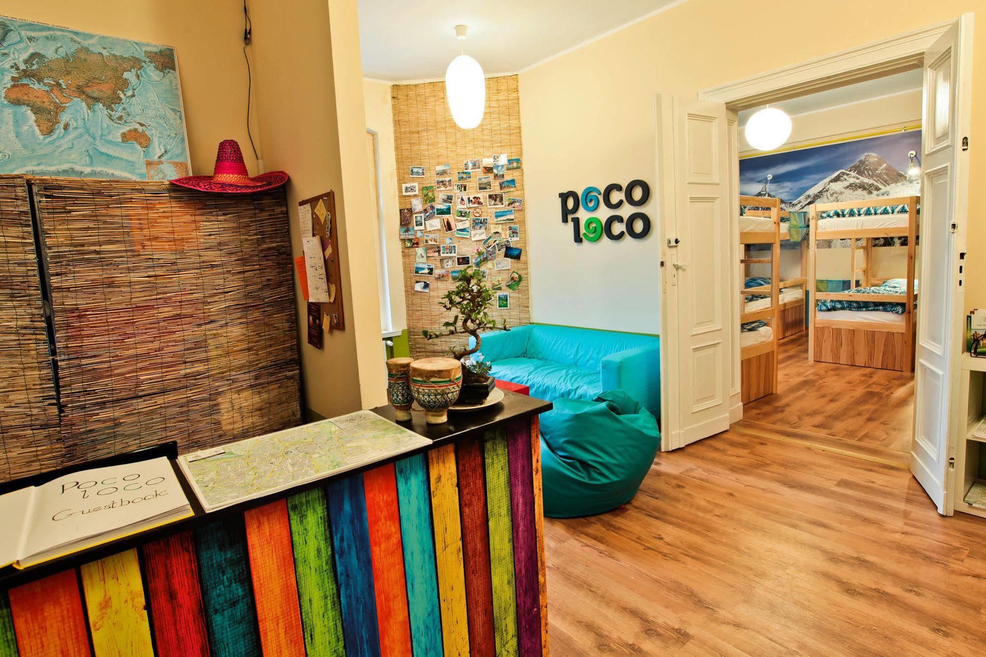 Poco Loco Hostel Poznan Bagian luar foto