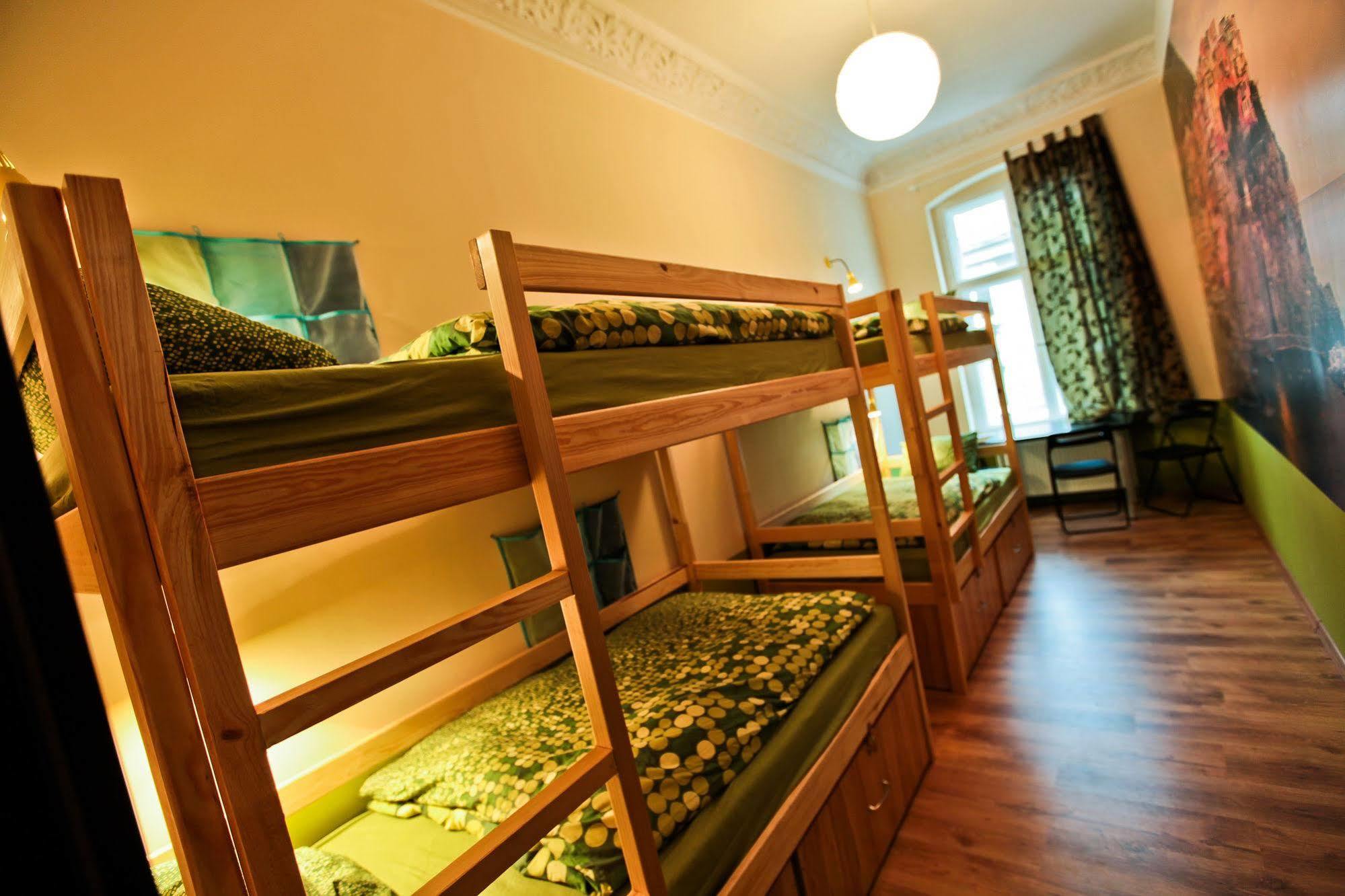 Poco Loco Hostel Poznan Bagian luar foto