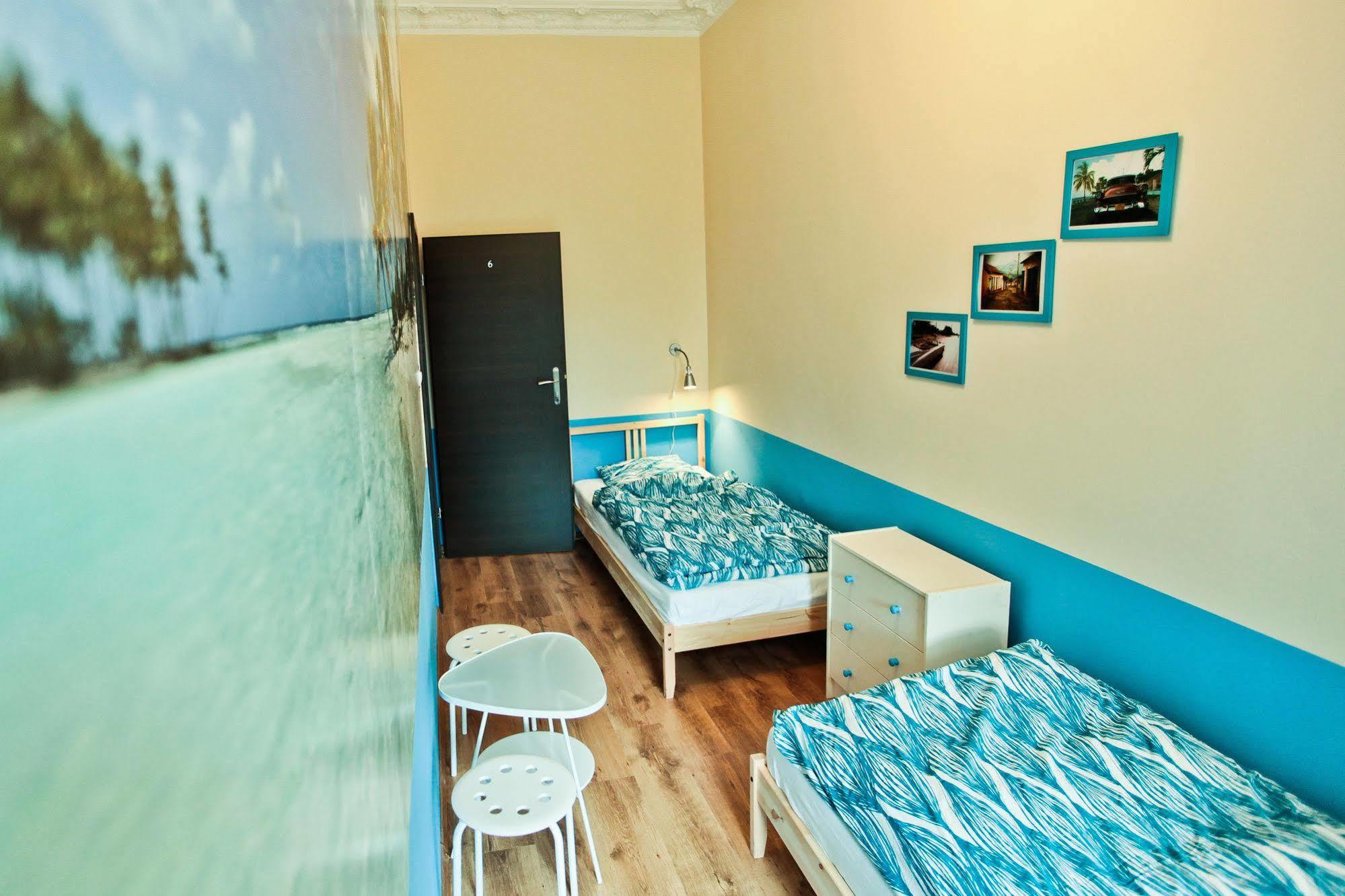 Poco Loco Hostel Poznan Bagian luar foto