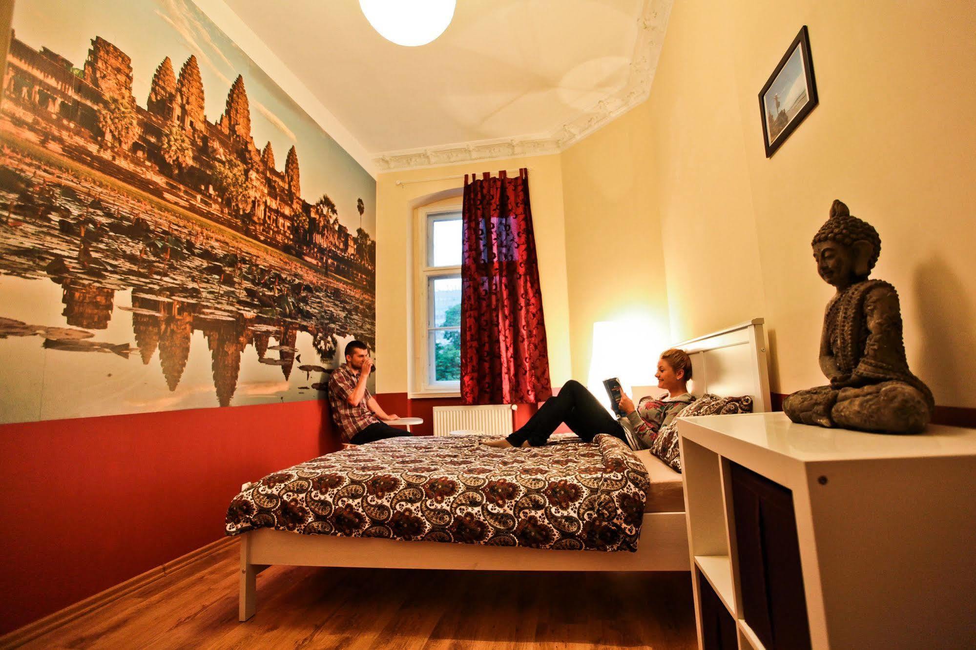 Poco Loco Hostel Poznan Bagian luar foto