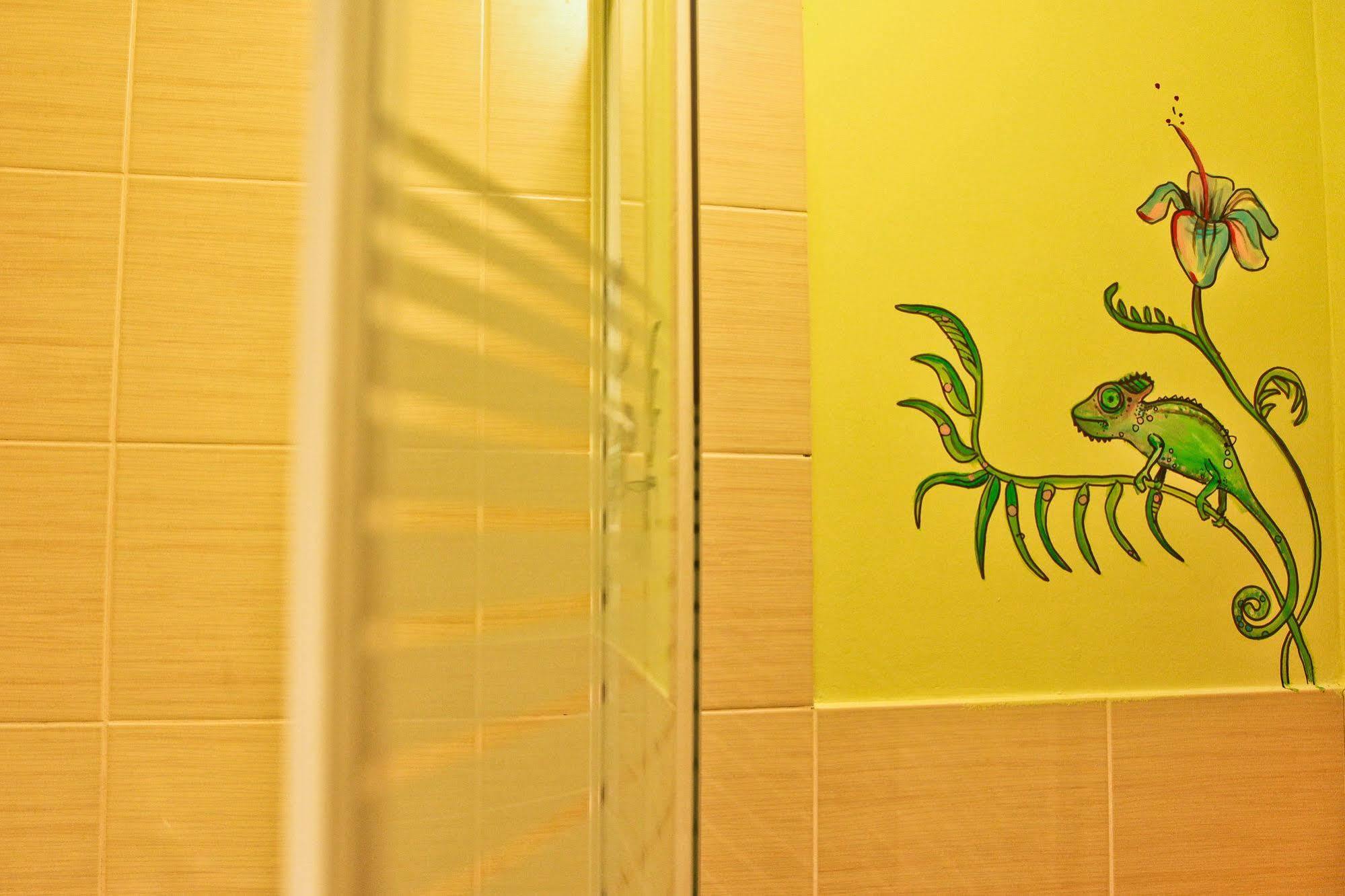 Poco Loco Hostel Poznan Bagian luar foto