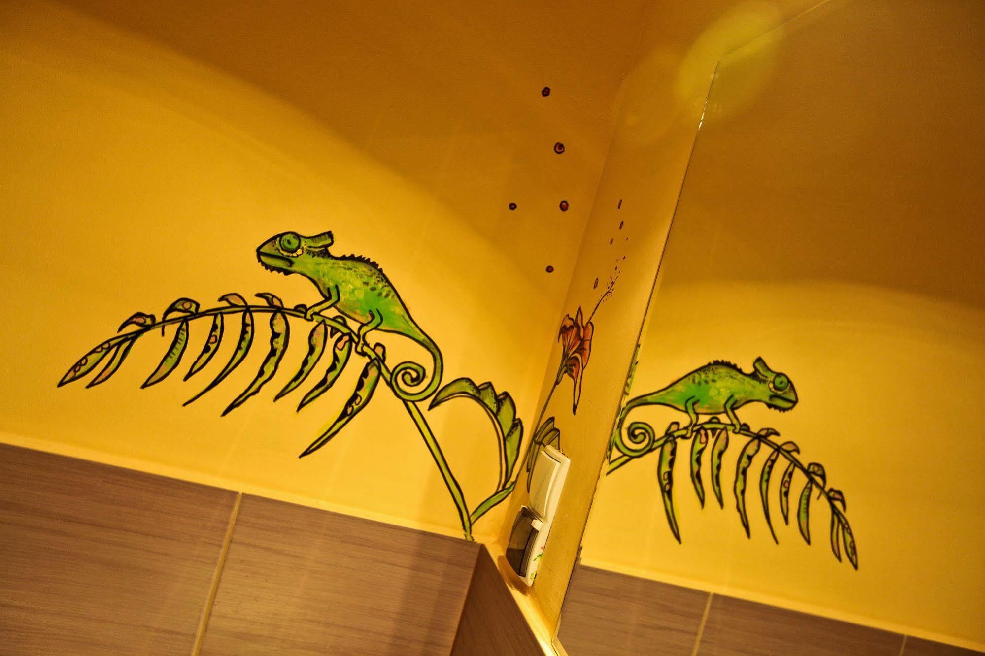 Poco Loco Hostel Poznan Bagian luar foto