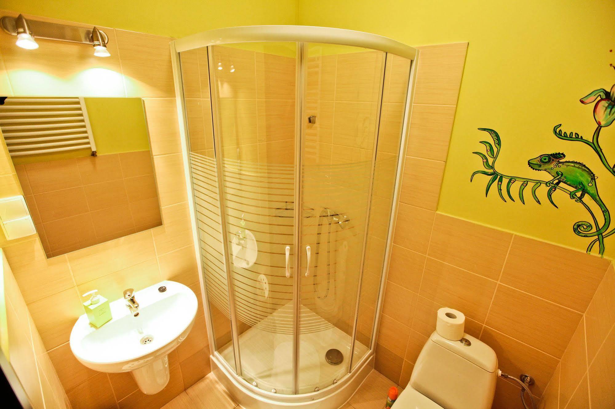Poco Loco Hostel Poznan Bagian luar foto