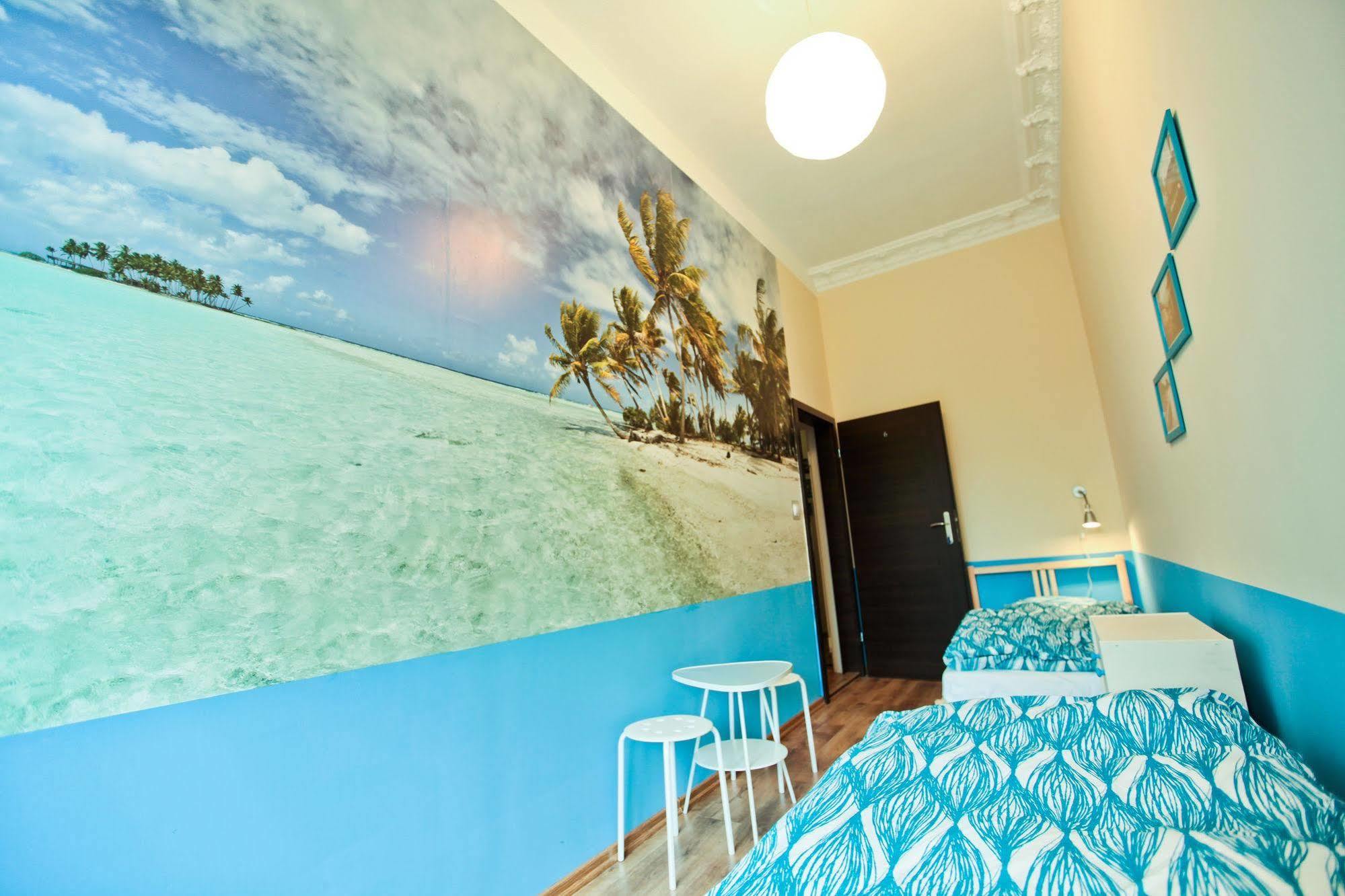 Poco Loco Hostel Poznan Bagian luar foto