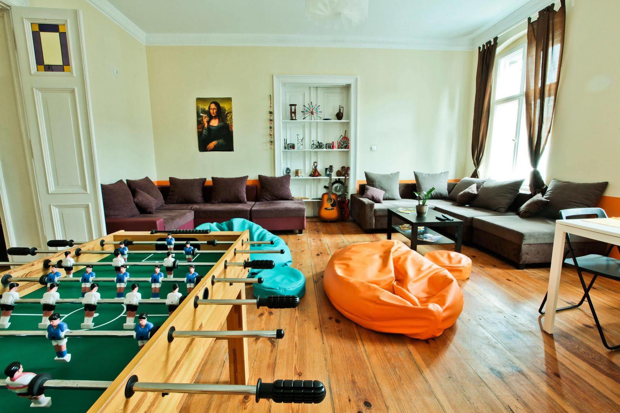 Poco Loco Hostel Poznan Bagian luar foto