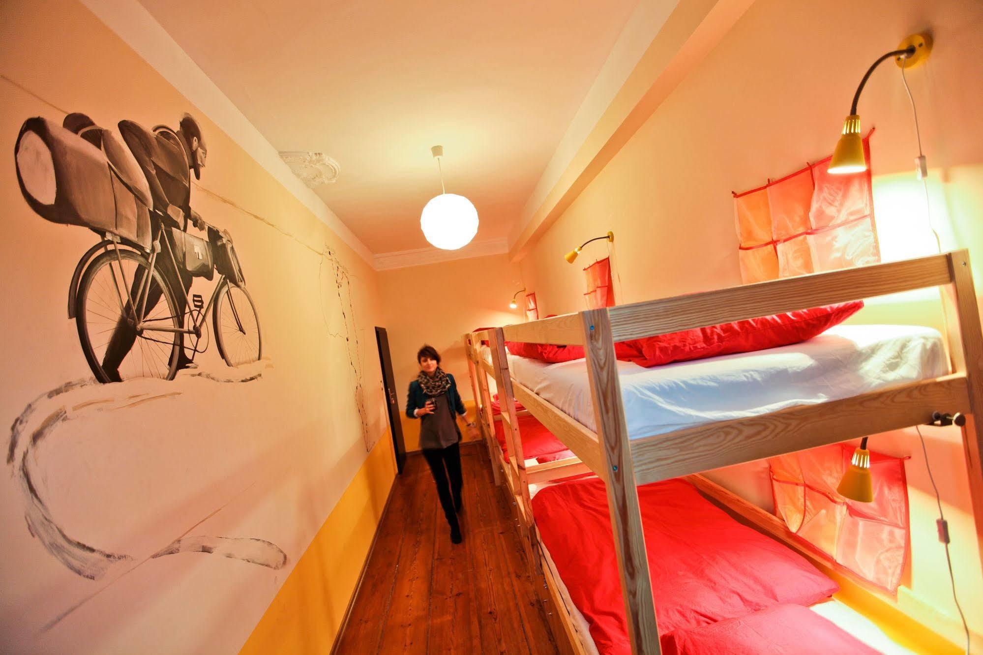 Poco Loco Hostel Poznan Bagian luar foto
